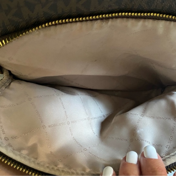 Michael Kors Set - Picture 9 of 16